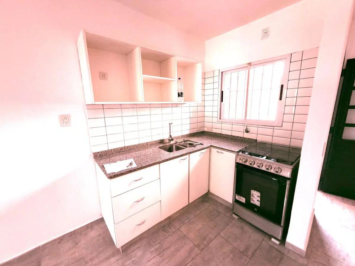 MARTINEZ VENTA PH Planta Alta, 2 Ambiente Reciclado a Nuevo c/ patio 3