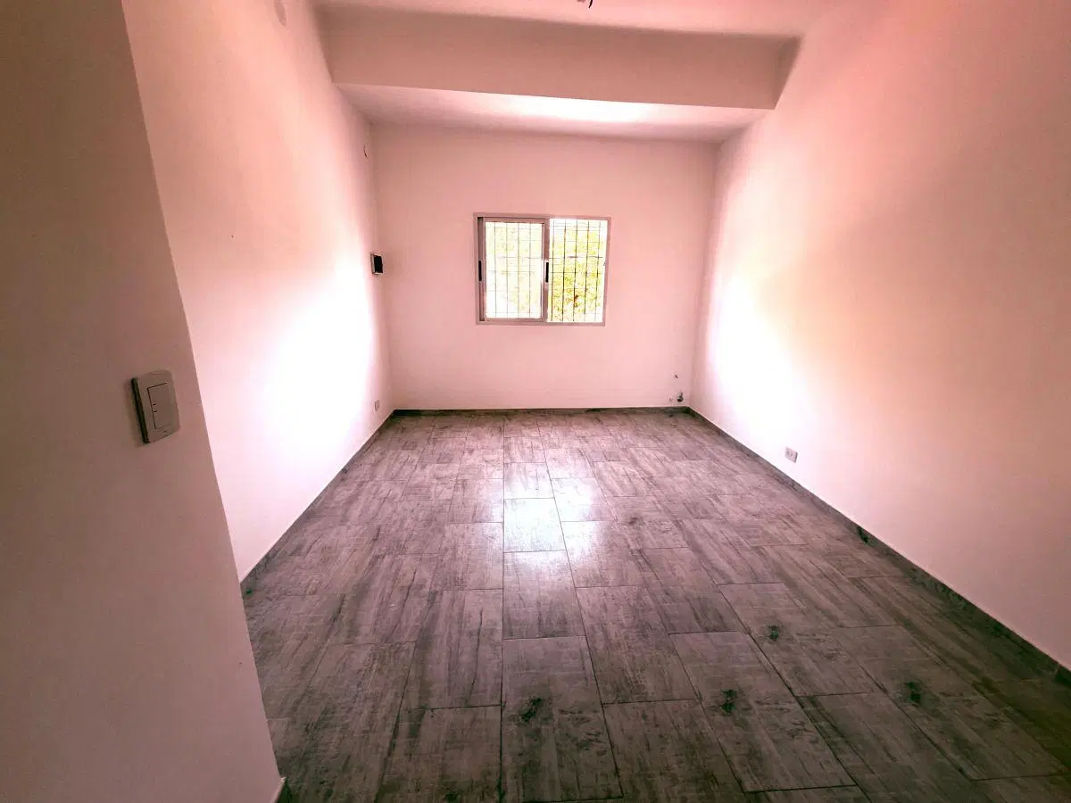 MARTINEZ VENTA PH Planta Alta, 2 Ambiente Reciclado a Nuevo c/ patio 1