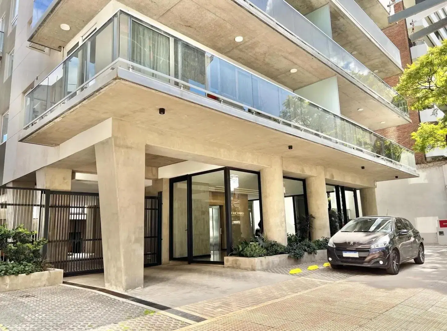 Torre Bouchard, La Lucila 2 ambientes, balcón terraza, cochera y baulera. Amenities. 2