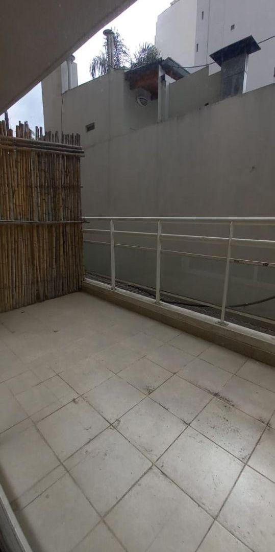 Foto de Alquiler Coglhan Monoambiente con balcon aterrazado apto profesional, imagen 4