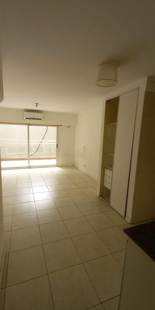 Foto de Alquiler Coglhan Monoambiente con balcon aterrazado apto profesional, imagen 1