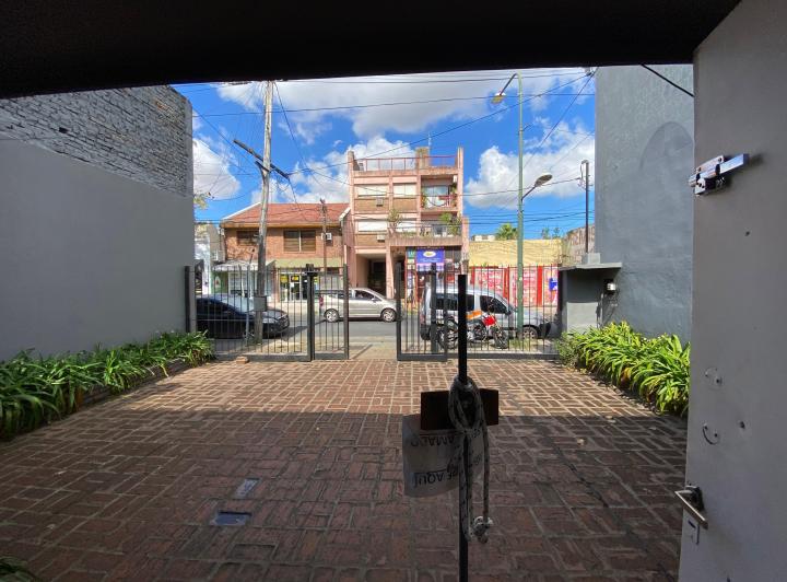 Importante local en venta de 242 m2 cubiertos sobre lote de 351m2
