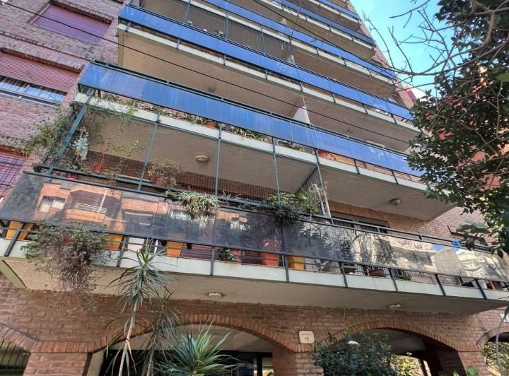 Departamento tres ambientes en muy buena zona de Martinez, con cochera cubierta! 1