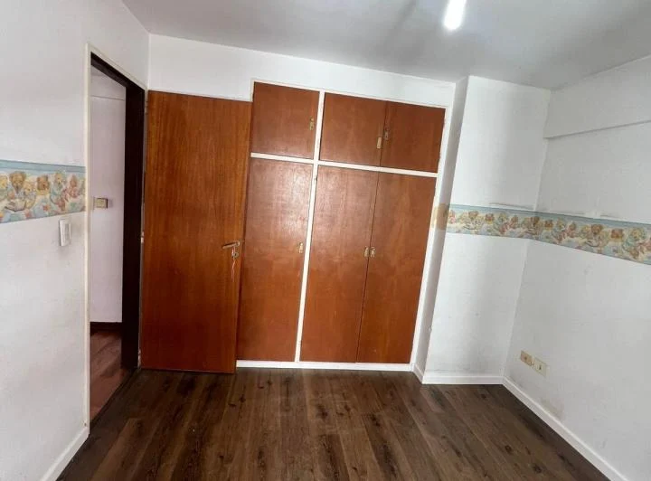 Departamento tres ambientes en muy buena zona de Martinez, con cochera cubierta! 4