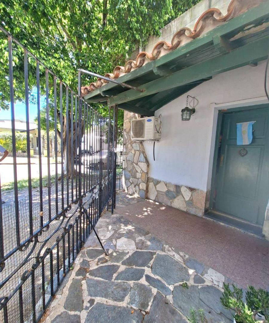 Casa cómoda y funcional en muy buena zona de Villa Ballester