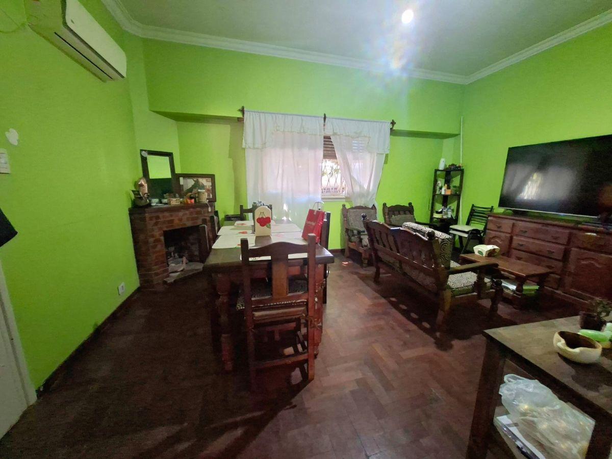 Casa cómoda y funcional en muy buena zona de Villa Ballester