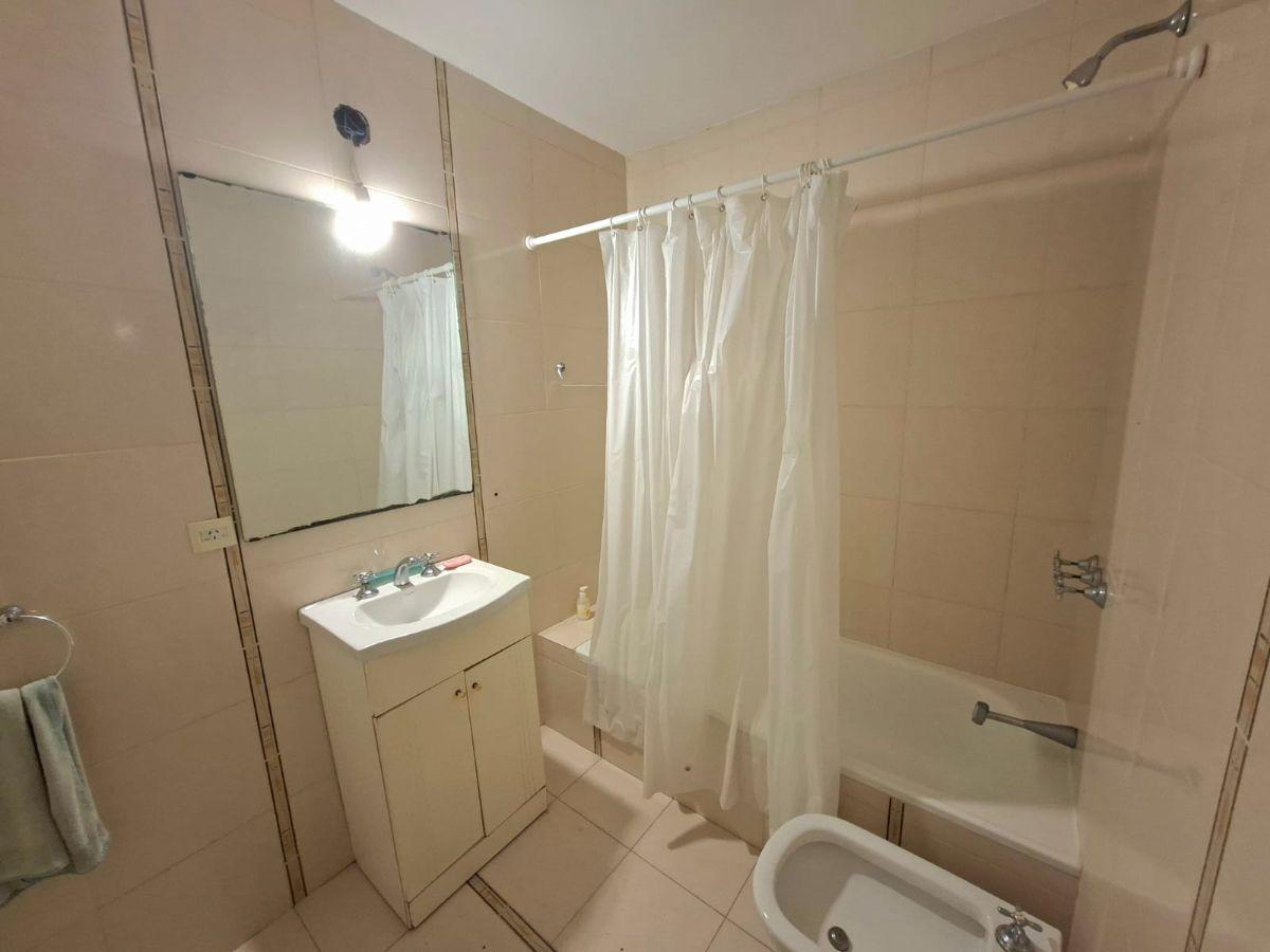 Foto de Casa multifamiliar y lindo galpón, sobre lote de 400m2 APTO CREDITO! VENTA EN BLOCK!!!, imagen 2
