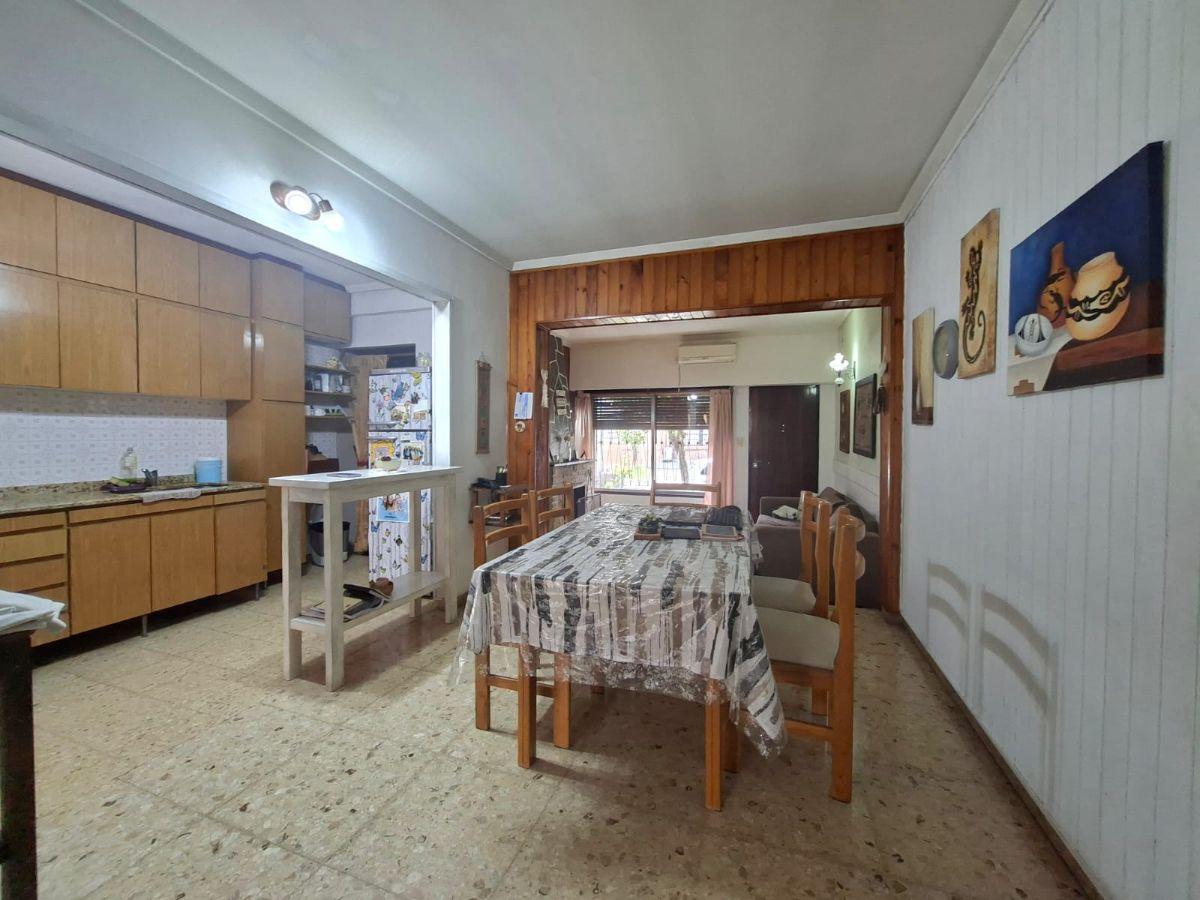 Foto de Hermosa y solida casa en Altos de San Isidro zona Hipódromo!!! APTO, imagen 2