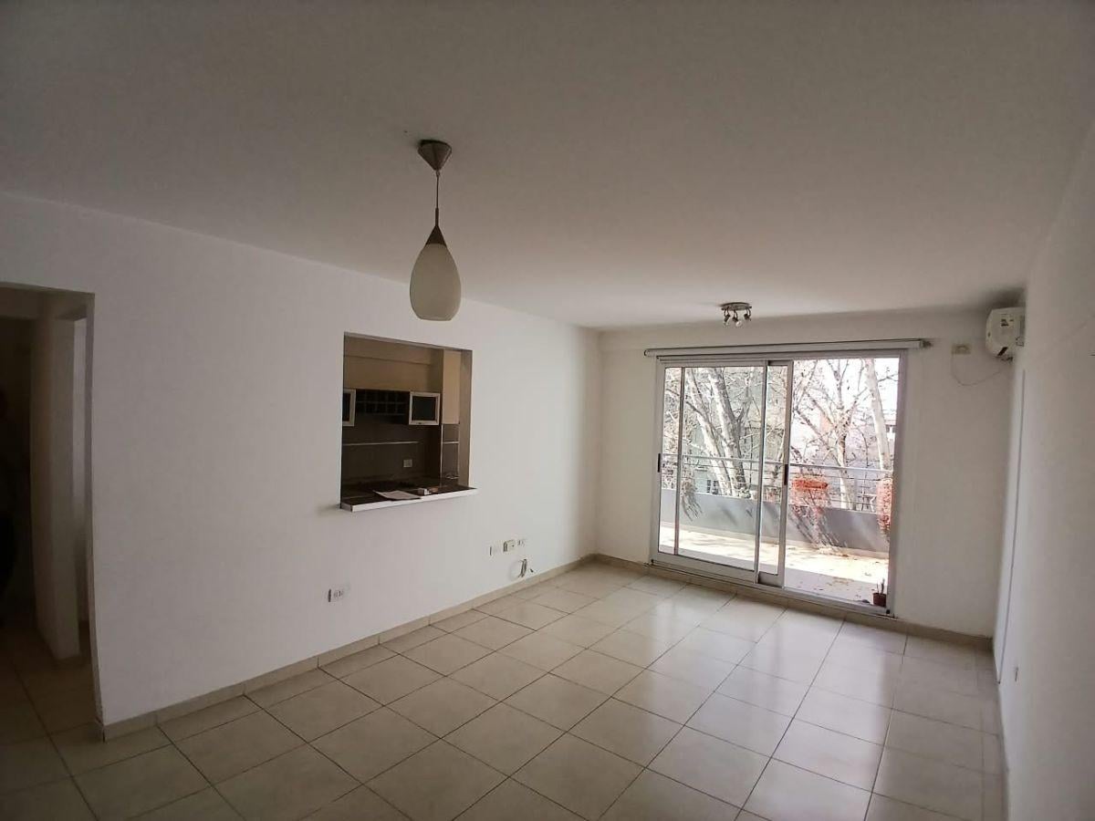 Foto de Departamento 2 ambientes, con balcón y terraza propia, Chacarita!!, imagen 1