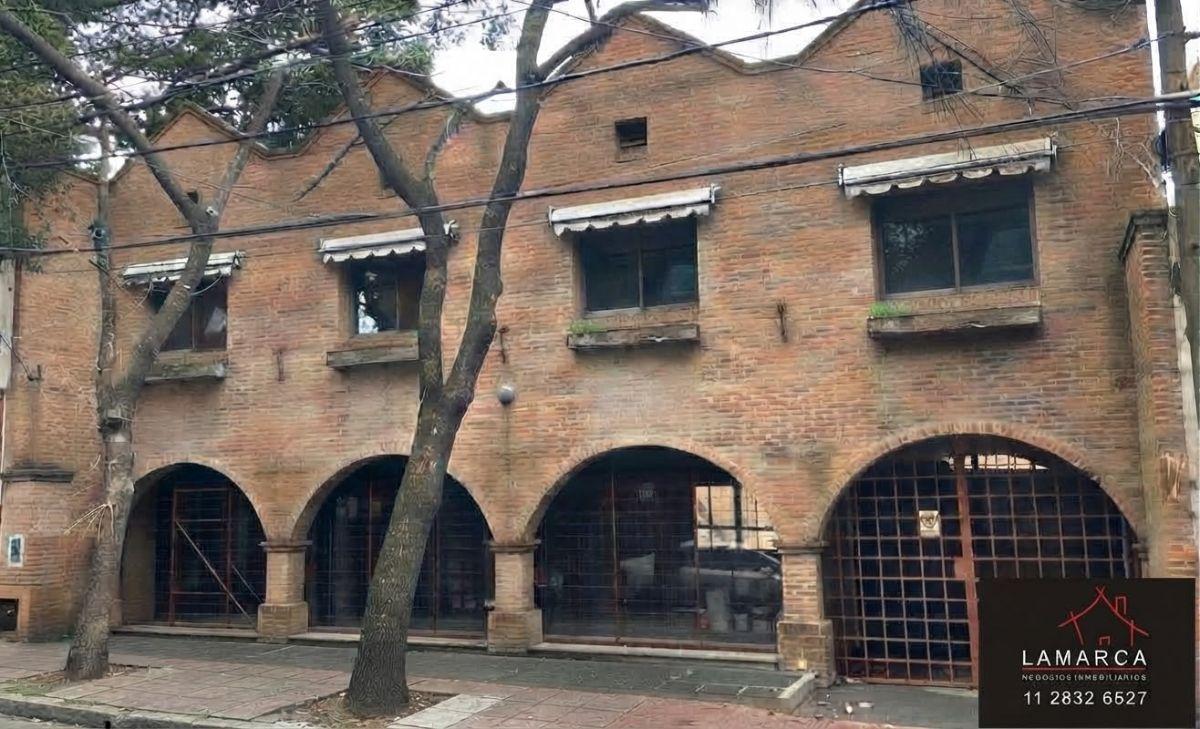 Foto de EXCELENTE OPORTUNIDAD DE INVERSIÓN /Edificio Comercial y de Oficinas en, imagen 1