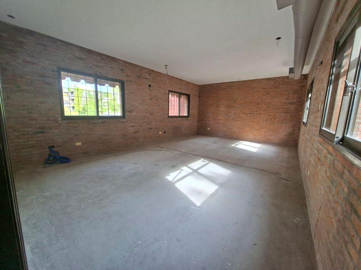 Foto de EXCELENTE OPORTUNIDAD DE INVERSIÓN /Edificio Comercial y de Oficinas en, imagen 3