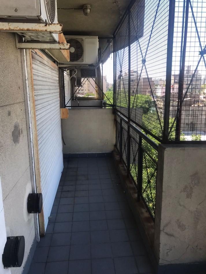 Triplex 5 Amb. con Cochera Quincho y Parrilla Oferta! 1