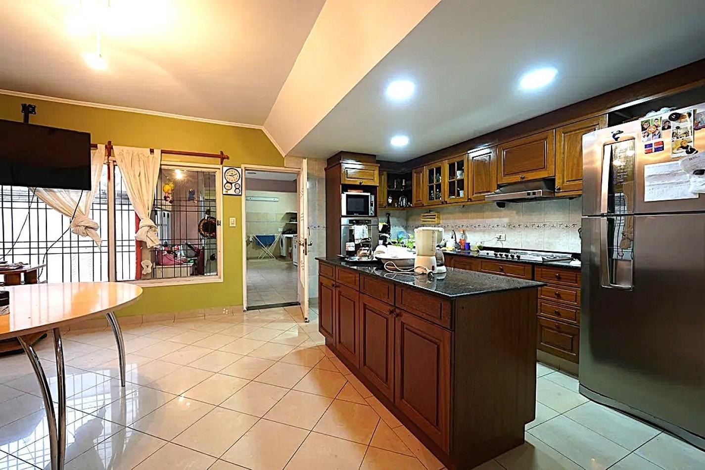 Foto de VENTA CASA CON PILETA 6 AMBIENTES EN CABALLITO ****APTO CREDITO, imagen 5