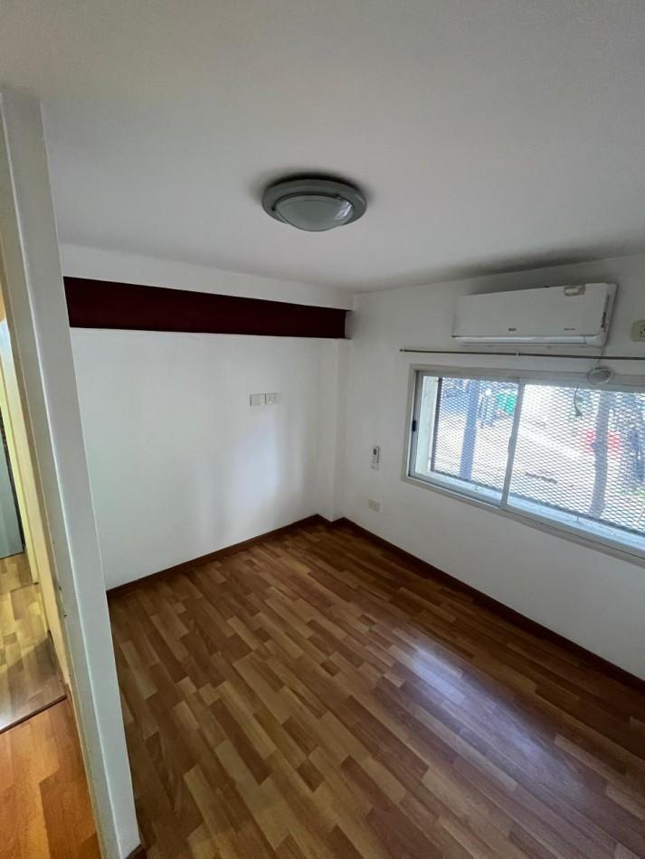 Foto de Se Alquila PH entrada independiente Apto comercial y/ profesional Bajas, imagen 5