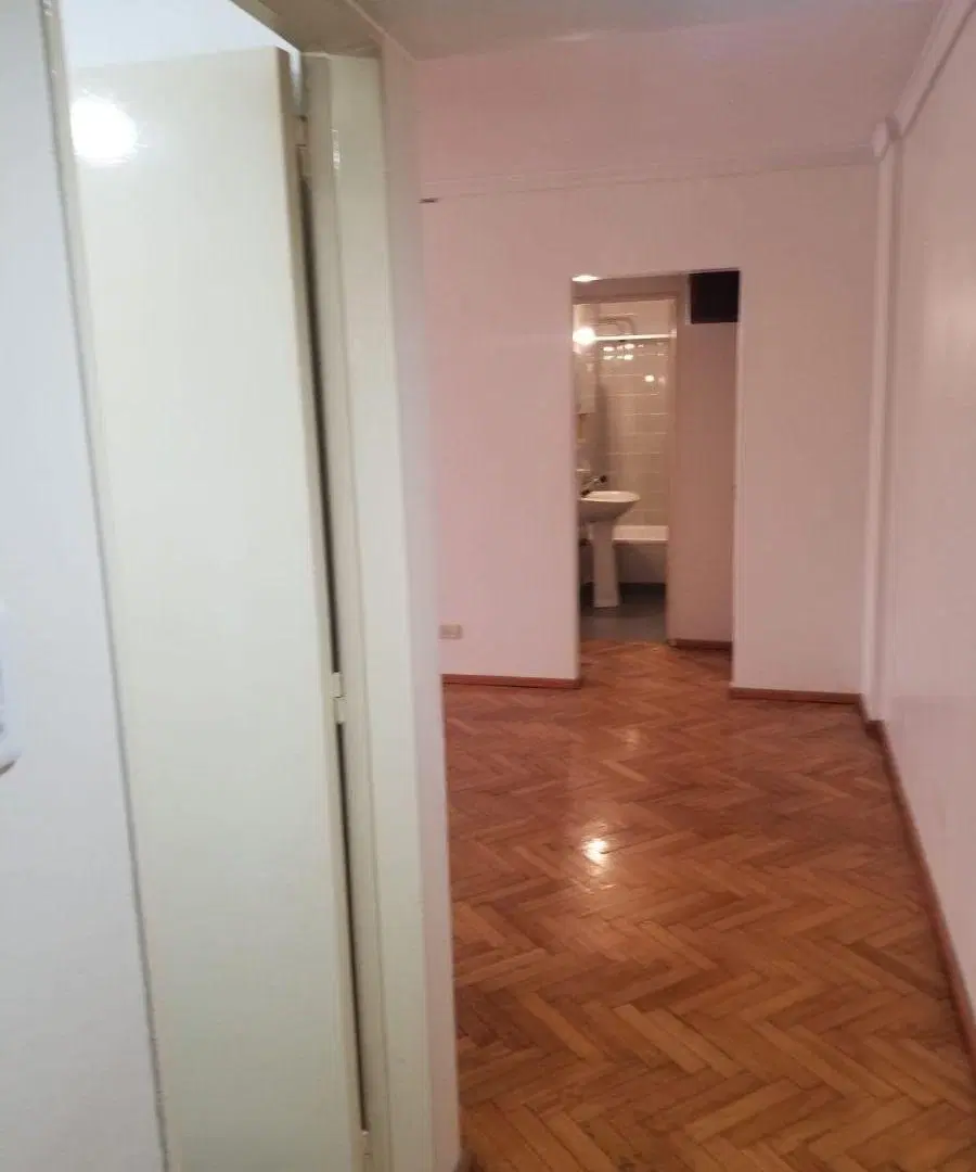 Excelente 2 ambientes de 52m2 sobre Perón al 1800 a pasos de Av Callao 5