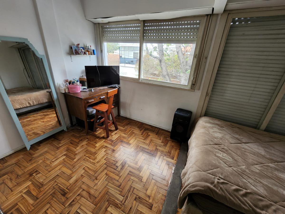 PH EN DUPLEX DE 4 AMBIENTES EN VENTA CON PATIO Y TERRAZA EN OLIVOS