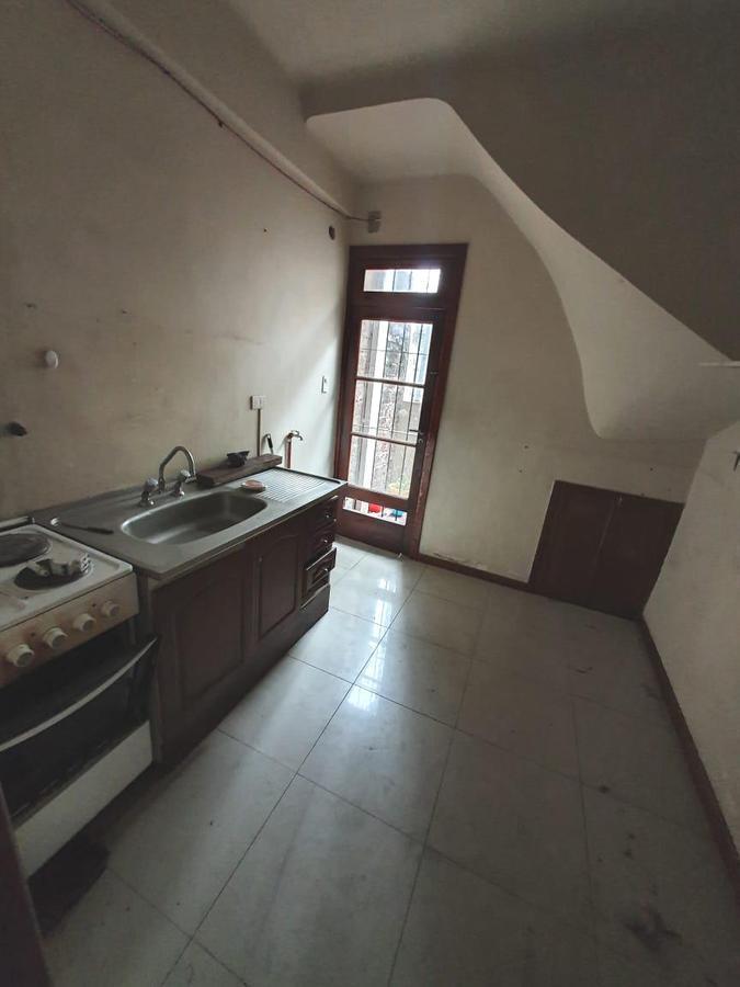 Foto de DEPARTAMENTO DE 5 AMBIENTES EN VENTA CON TERRAZA SOBRE AV. MAIPU, imagen 3