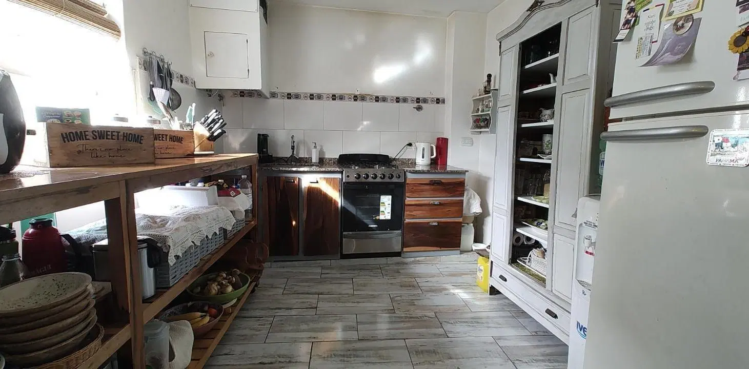 2 CASAS DE 3 AMBIENTES EN PLANTA BAJA Y PLANTA ALTA EN DUPLEX EN VENTA. VILLA BALLESTER 4