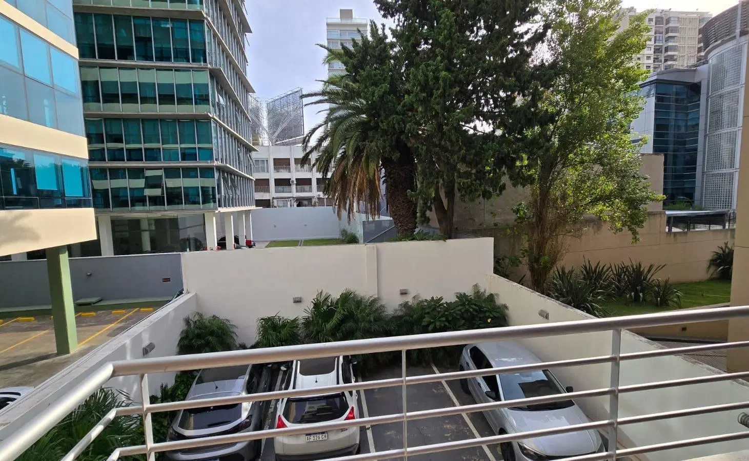 DEPARTAMENTO DE 2 AMBIENTES CON COCHERA EN VENTA. VICENTE LOPEZ 5