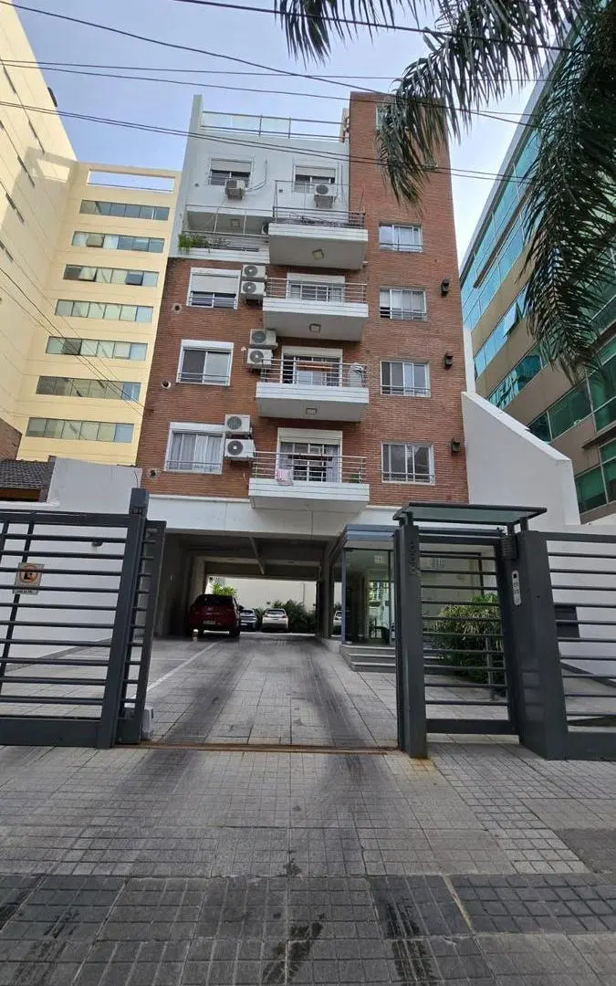 DEPARTAMENTO DE 2 AMBIENTES CON COCHERA EN VENTA. VICENTE LOPEZ 3