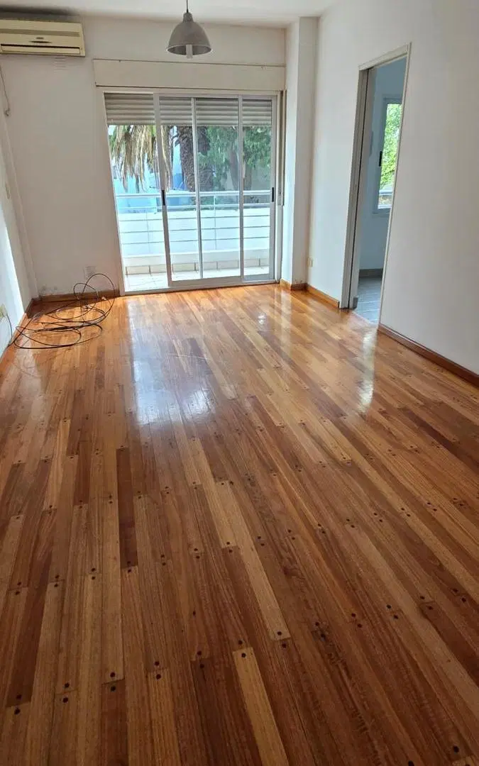 DEPARTAMENTO DE 2 AMBIENTES CON COCHERA EN VENTA. VICENTE LOPEZ 1