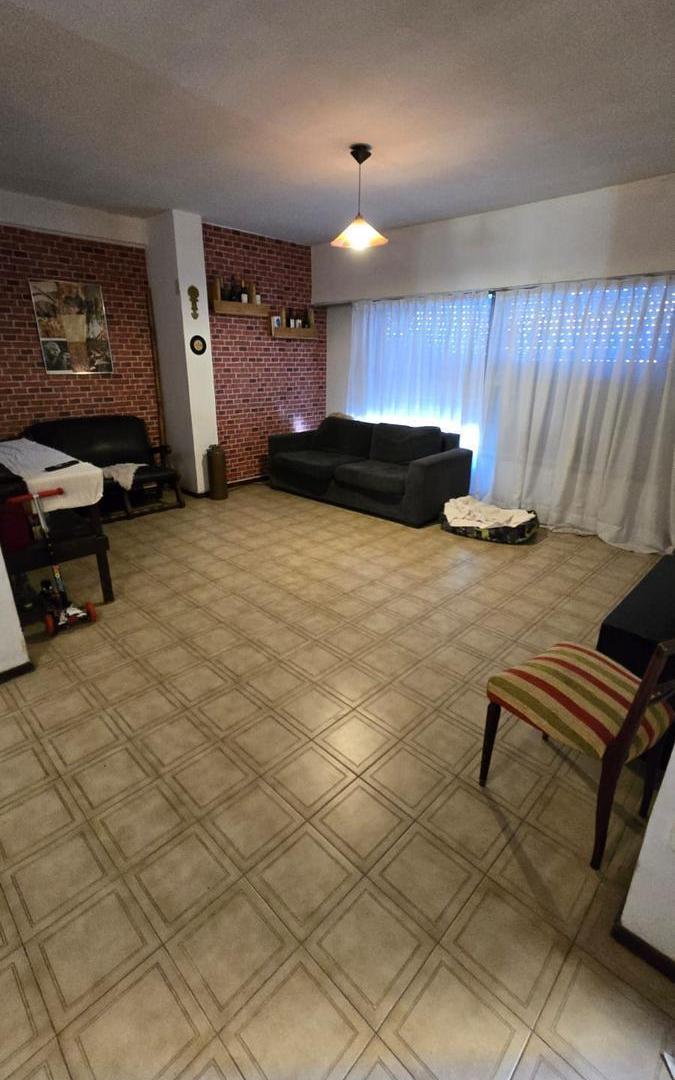 Foto de CASA (EN PH) DE 5 AMBIENTES CON COCHERA, JARDIN Y PILETA EN VENTA, imagen 3