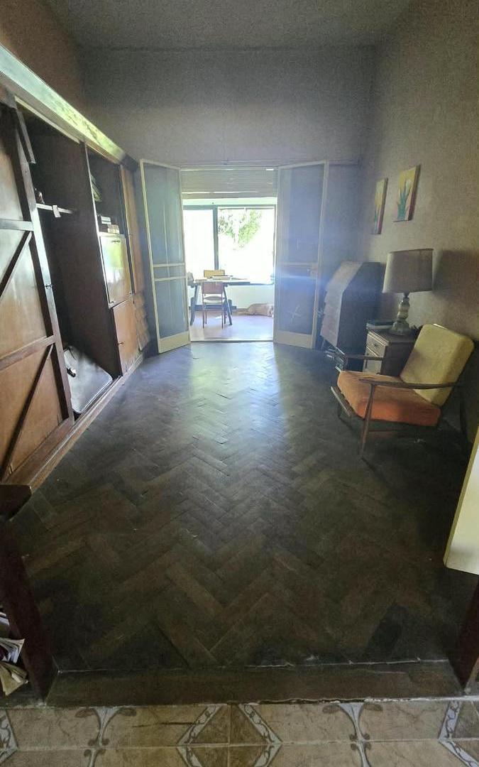 Foto de CASA DE 3 AMBIENTES CON COCHERA Y JARDIN A MODERNIZAR EN VENTA. FLORIDA, imagen 3
