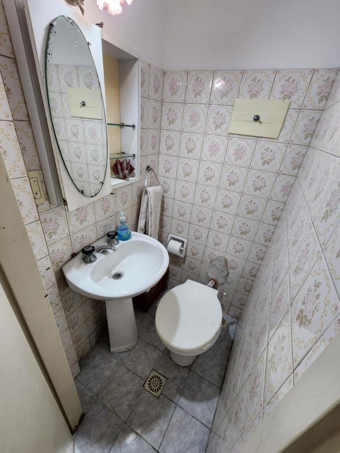Foto de SOLIDO DUPLEX DE 4 AMBIENTES EN VENTA CON PATIO Y TERRAZA EN OLIVOS, imagen 4