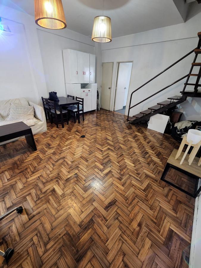 Foto de SOLIDO DUPLEX DE 4 AMBIENTES EN VENTA CON PATIO Y TERRAZA EN OLIVOS, imagen 2