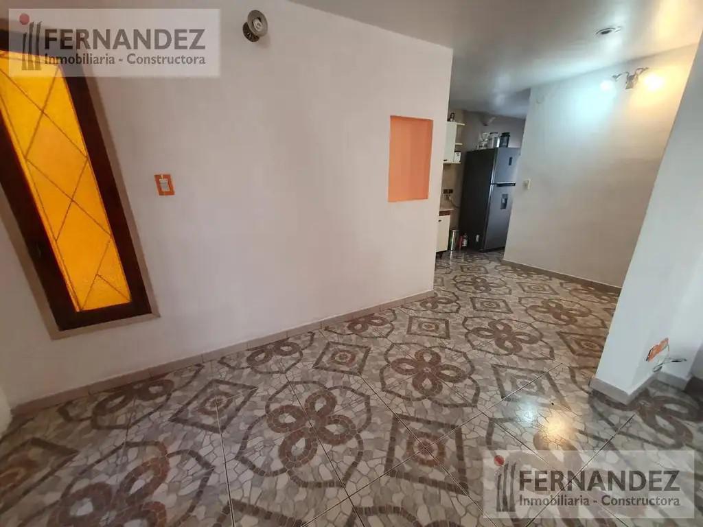 Foto de CASA DE 4 AMBIENTES CON FONDO Y COCHERA EN ALQUILER. MUNRO, imagen 5