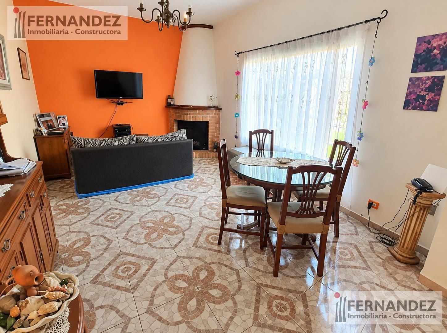Foto de CASA DE 4 AMBIENTES CON FONDO Y COCHERA EN ALQUILER. MUNRO, imagen 3
