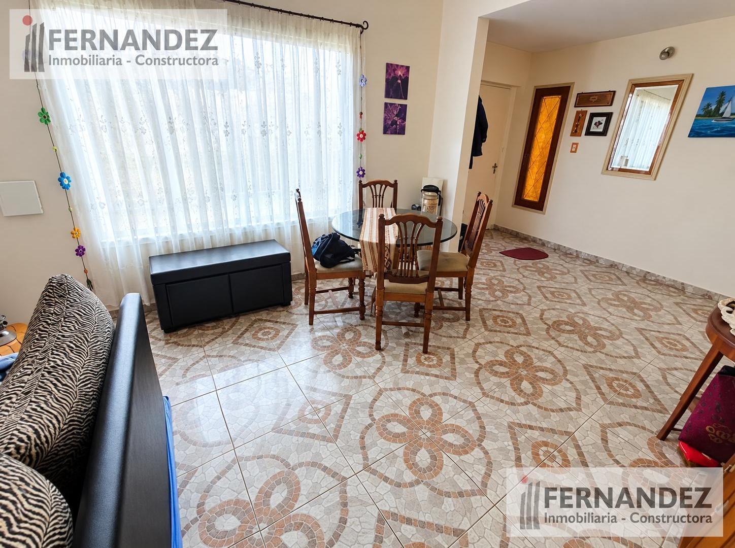 Foto de CASA DE 4 AMBIENTES CON FONDO Y COCHERA EN ALQUILER. MUNRO, imagen 4