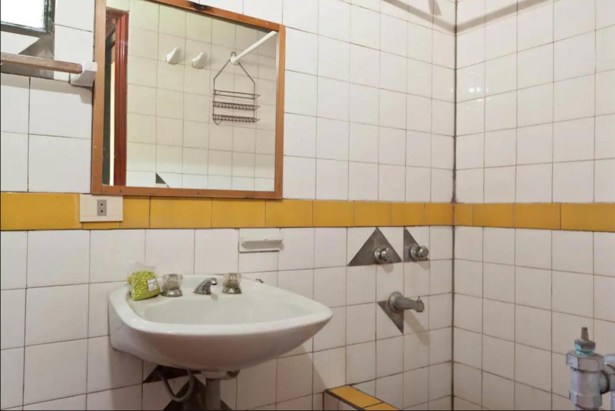 Excelente Casa en Barrio Parque Aguirre7 Lote Apto Para Desarrollo Inmobiliario 2