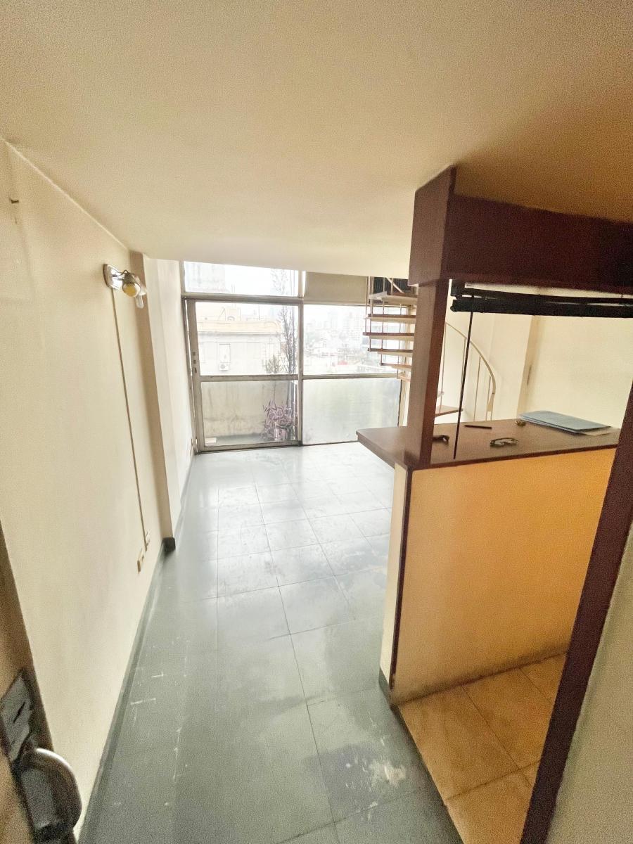 Duplex de 2 ambientes con balcones al frente • Palermo