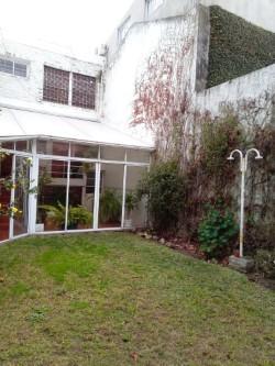 Casa con Patio y Cochera Para Dos Vehiculos. 2