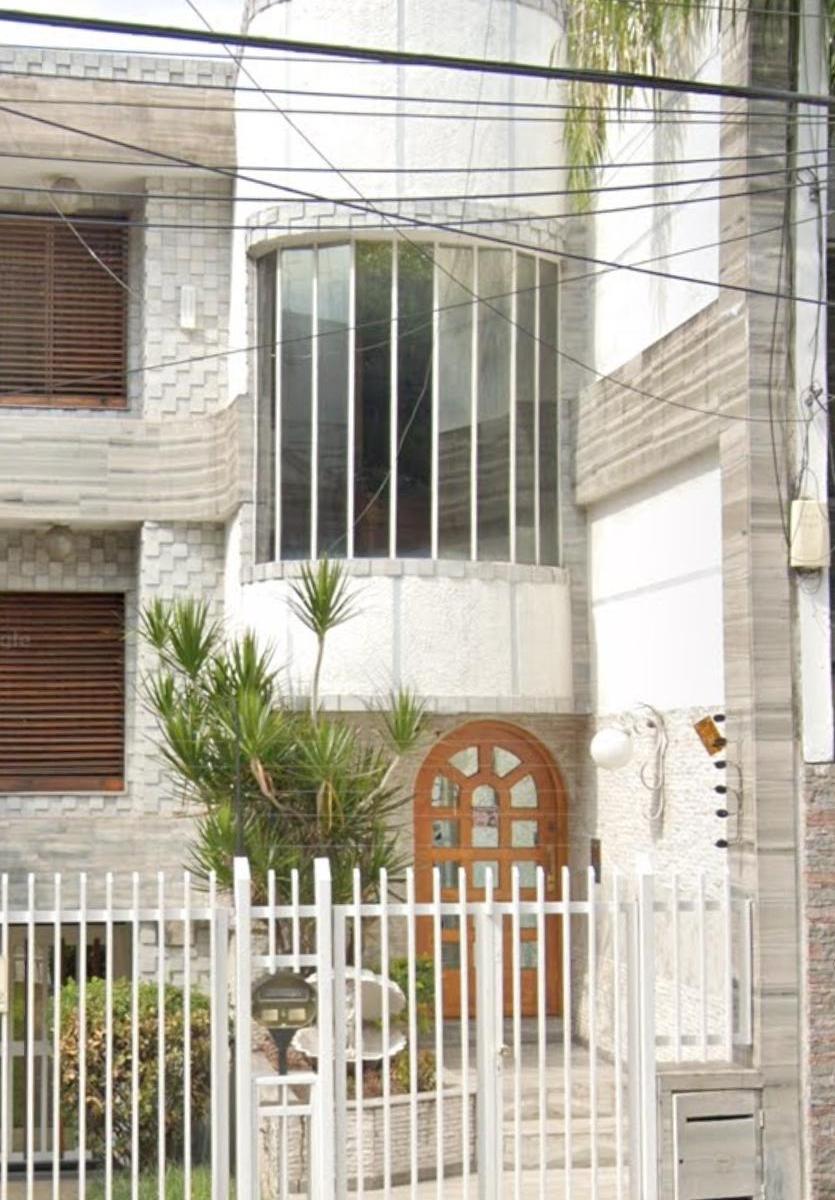 Casa con Patio y Cochera Para Dos Vehiculos. 4