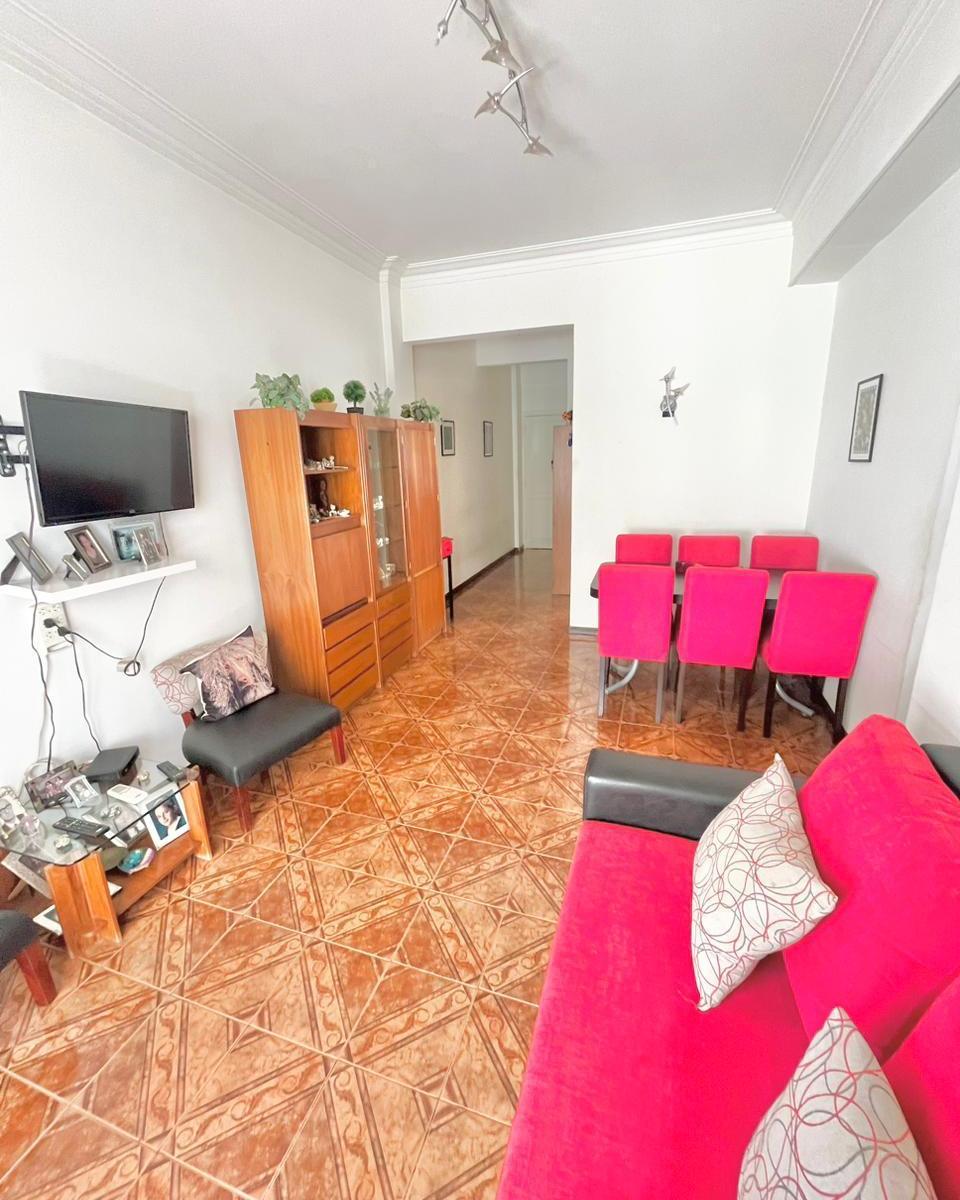 Foto de Excelente 4 ambientes Contrafrente. Segundo Piso. Patio. Estudio, imagen 2