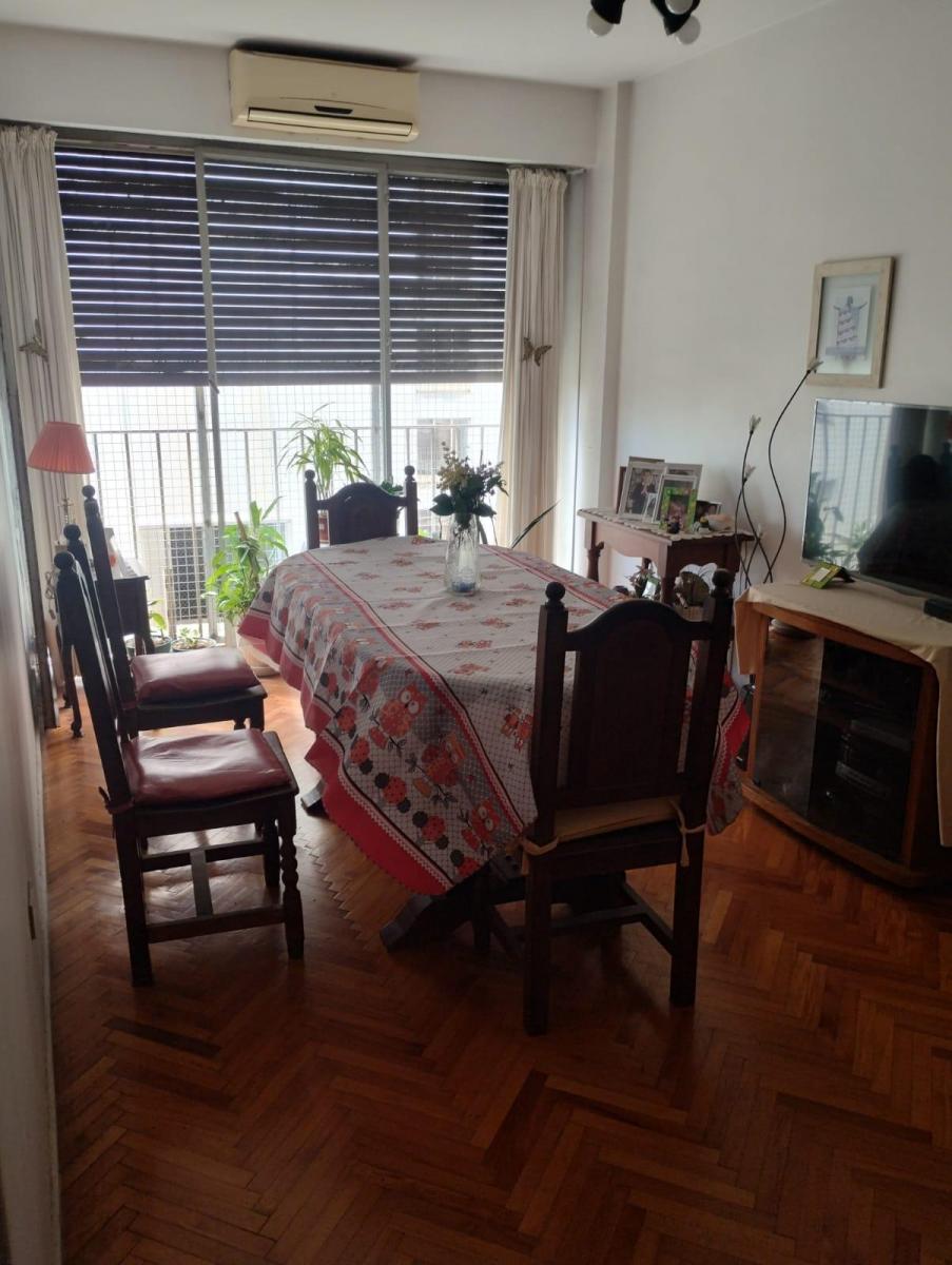 Excelente departamento 3 ambientes. Excelente Ubicación en Piso Noveno.