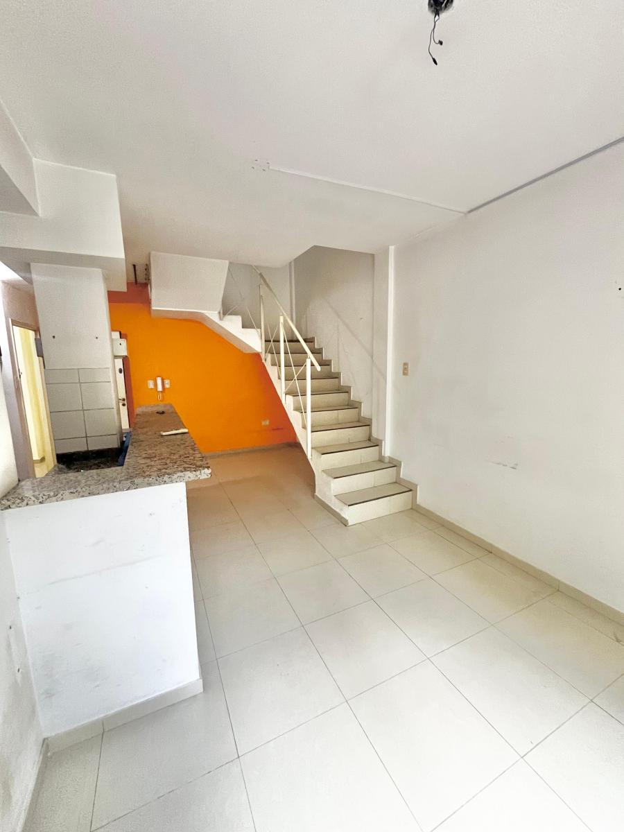 Foto de PH 2 ambientes Frente Balcón. Terraza Propia. En primer Piso, imagen 2