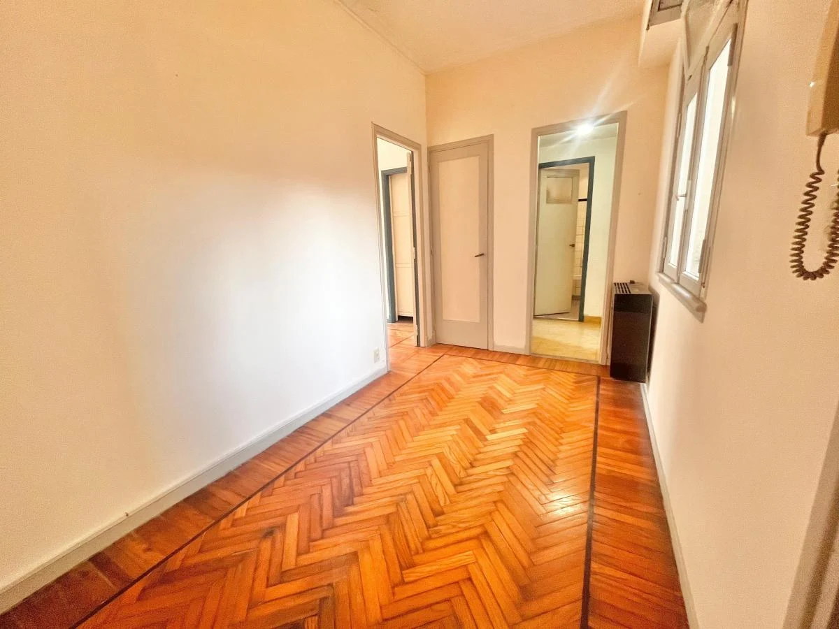 Excelente PH de 3 Ambientes Frente. Balcon. 1er Piso Escalera. Terraza Propia. 2