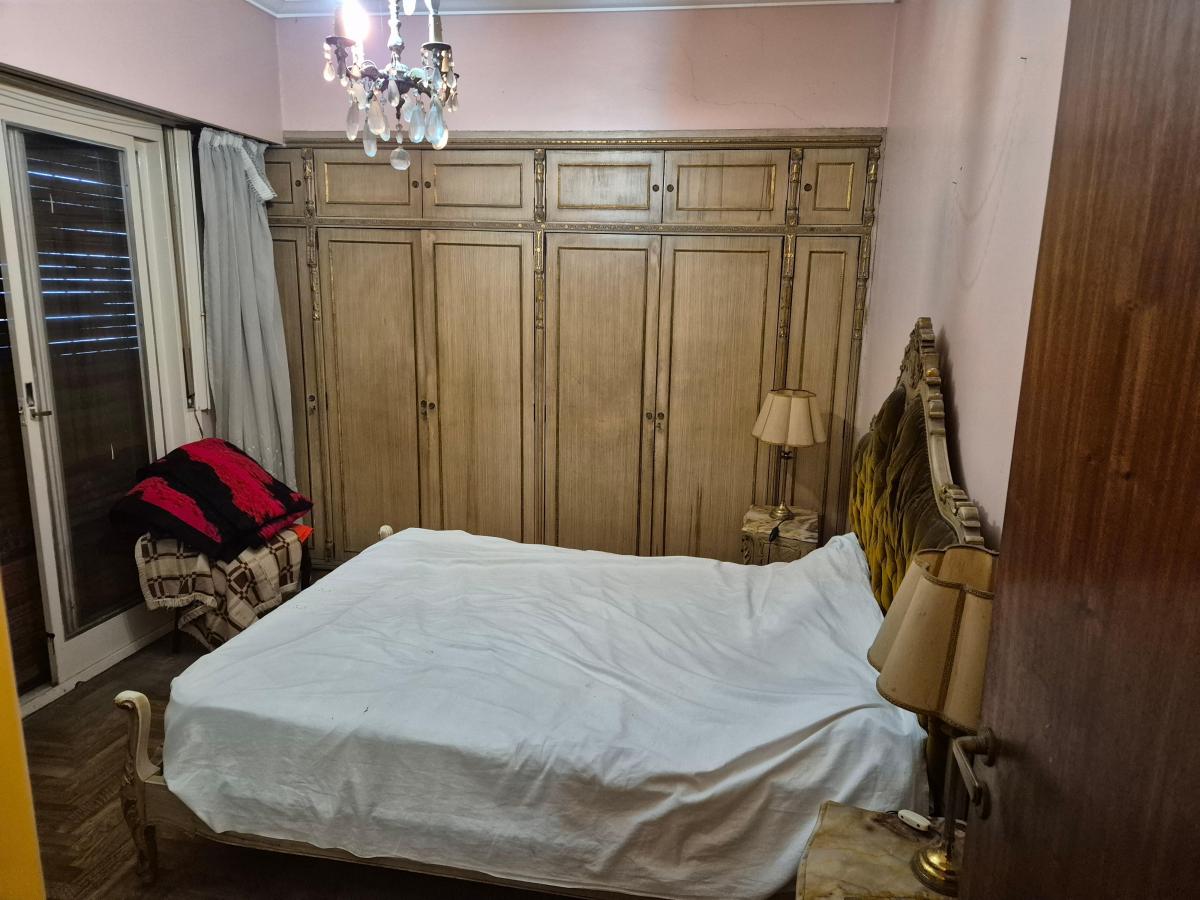 Casa. Lote propio. 8,66 x 25. Ideal Ubicación. Villa del Parque. Garaje. 