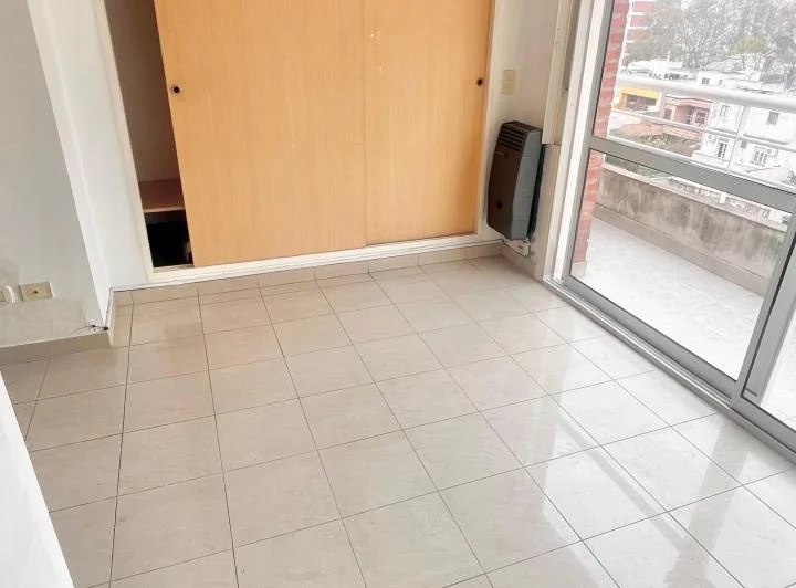 Excelente Monoambiente Contrafrente con Balcón. Ambiente 7x3. Placard. Lavadero. 5