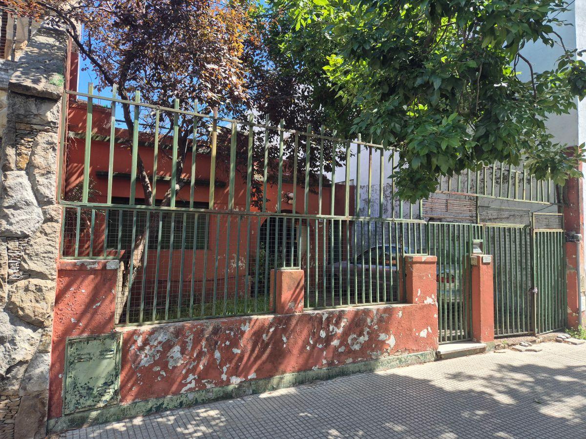 Terreno de 433 m² en venta en Monte Castro