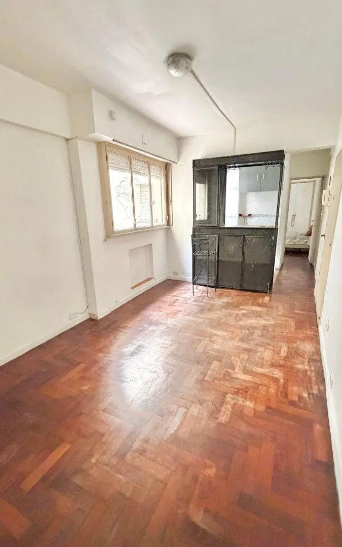 Excelente departamento 2 Ambientes en Planta baja. Lavadero Incorporado. Baño Completo. 1
