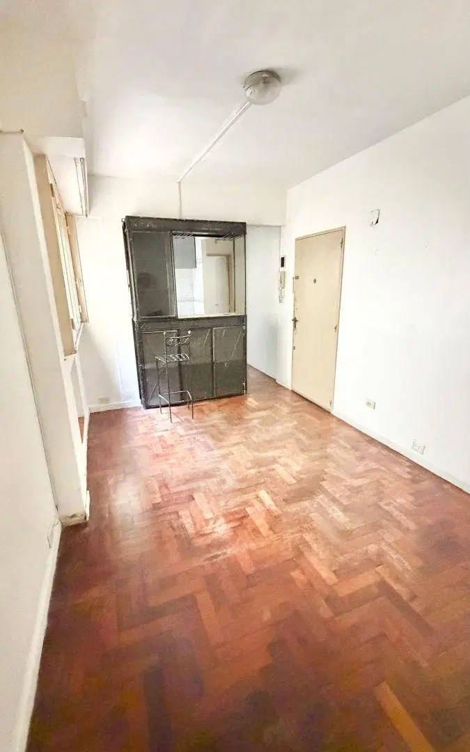 Excelente departamento 2 Ambientes en Planta baja. Lavadero Incorporado. Baño Completo. 2