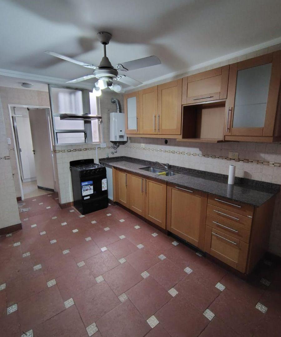 Foto de Excelente Departamento 4 Ambientes, Muy Luminoso., Habitación de servicio, Cochera, imagen 5