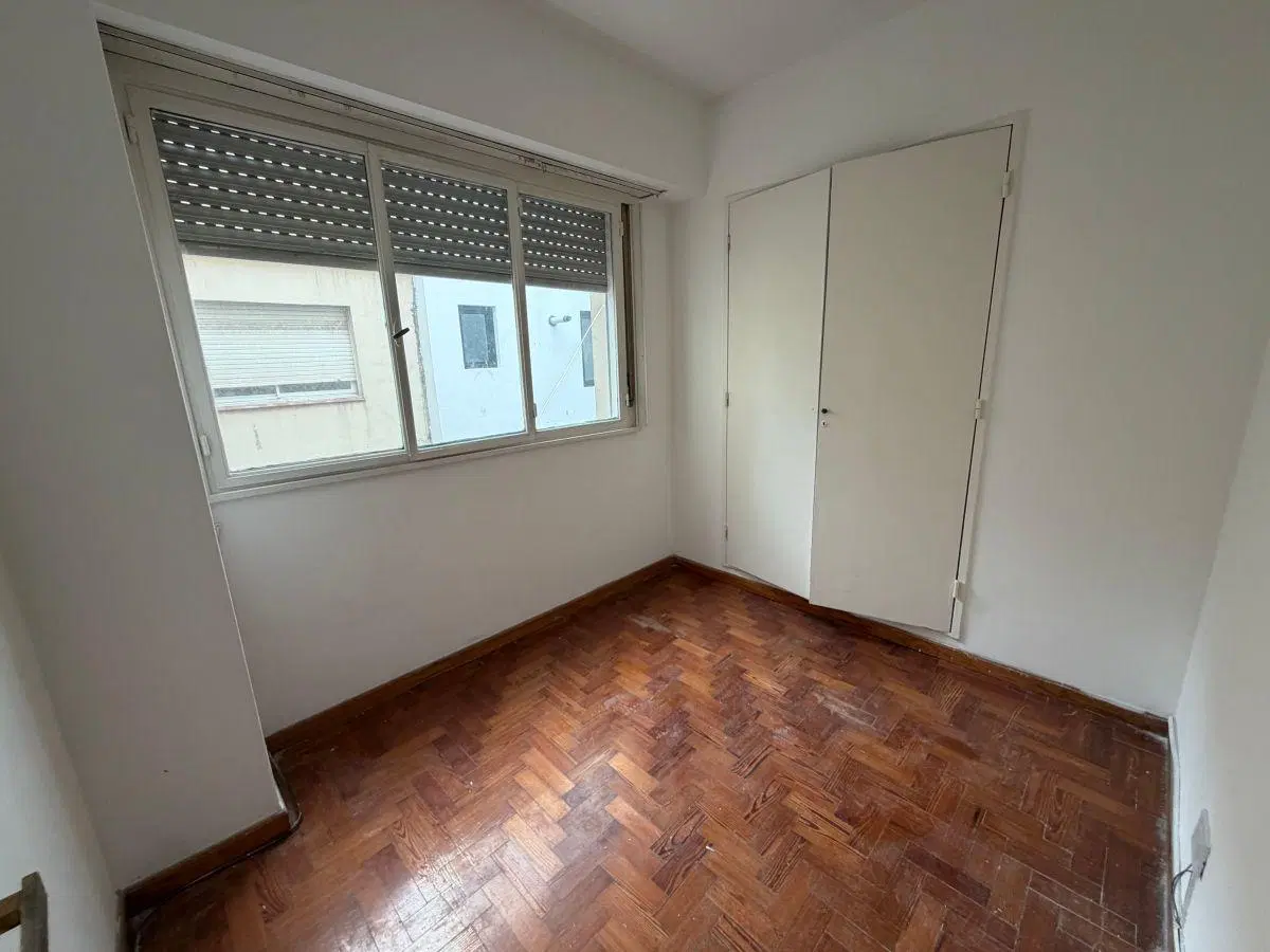 Excelente Departamento de 3 Ambientes al Contrafrente con Balcón en Séptimo Piso. Villa del Parque. 4