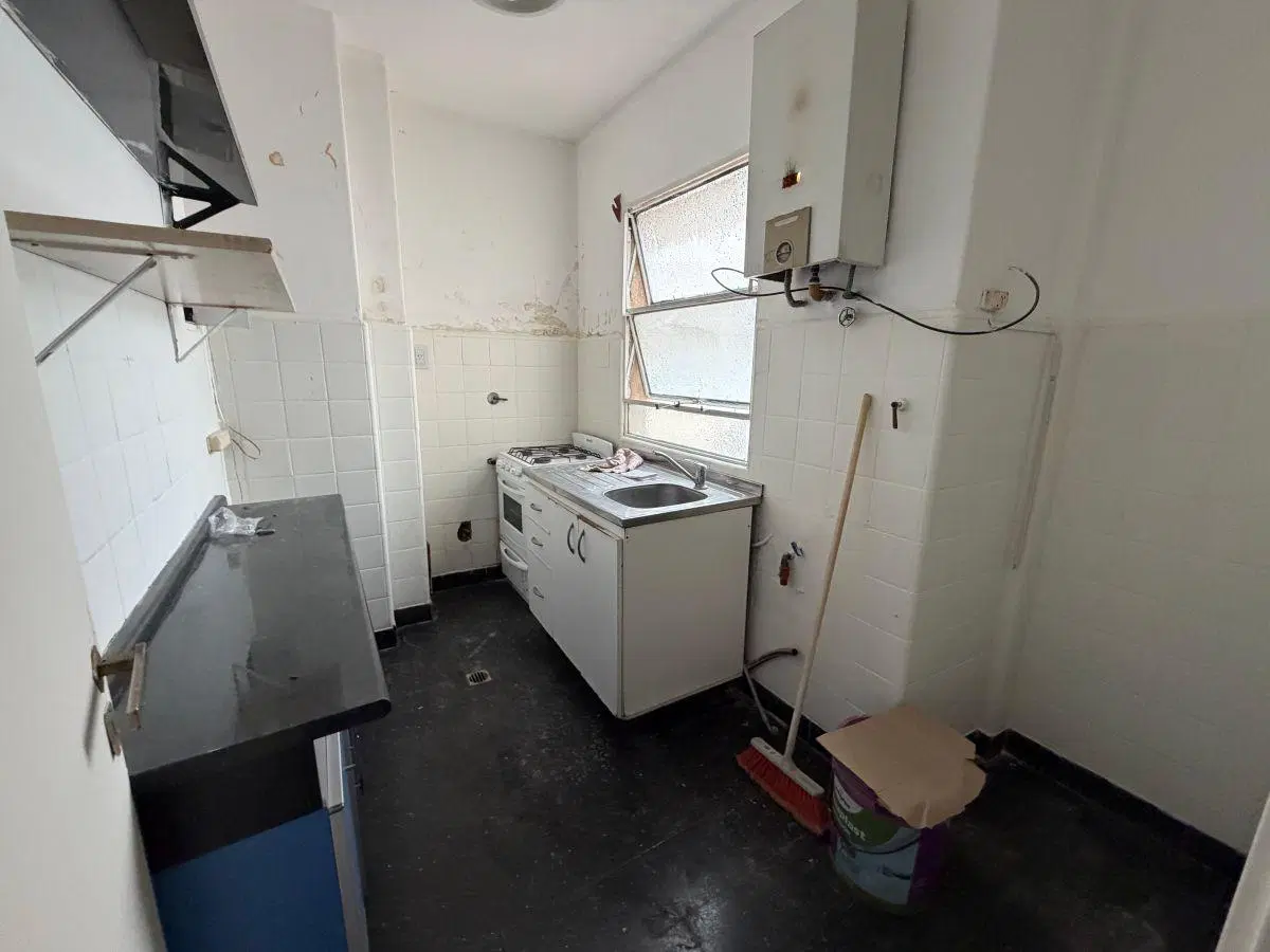 Excelente Departamento de 3 Ambientes al Contrafrente con Balcón en Séptimo Piso. Villa del Parque. 8