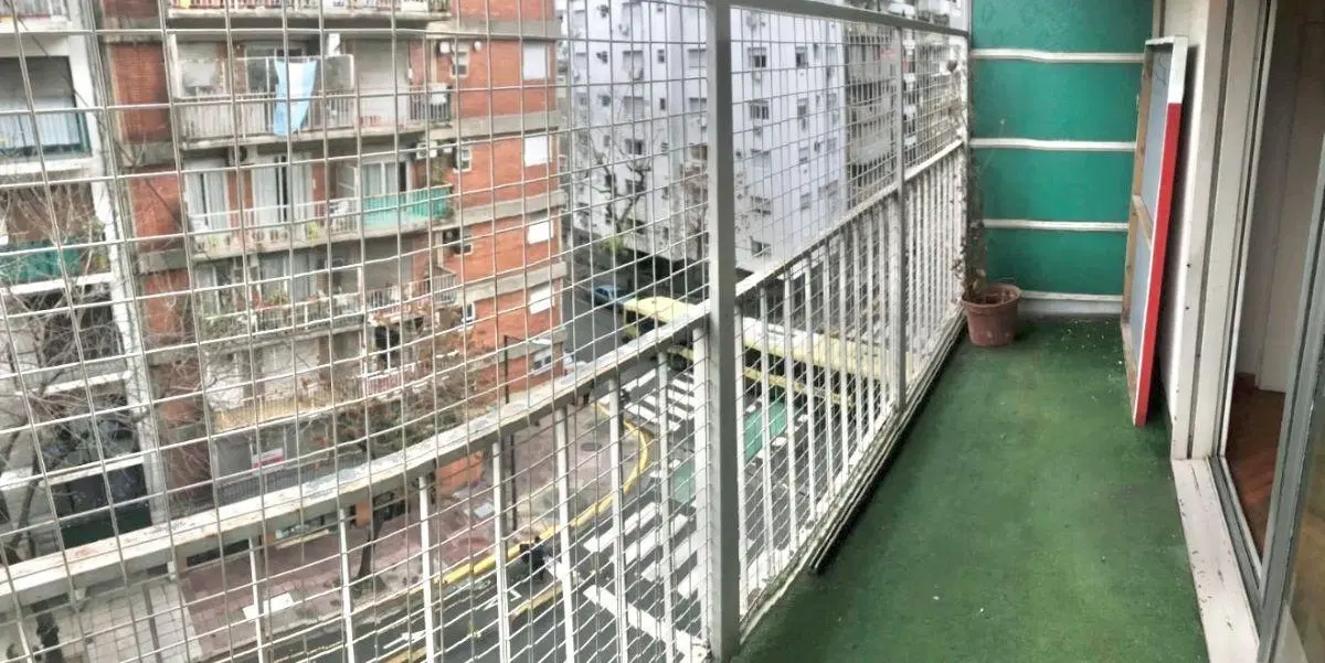 Excelente 2 Ambientes al Frente con Balcón súper Luminoso todo el día. Ideal Inversión. 3