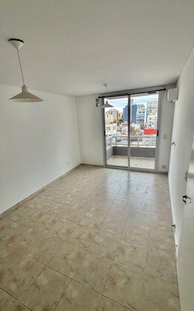 Excelente departamento 2 ambientes al frente con balcón